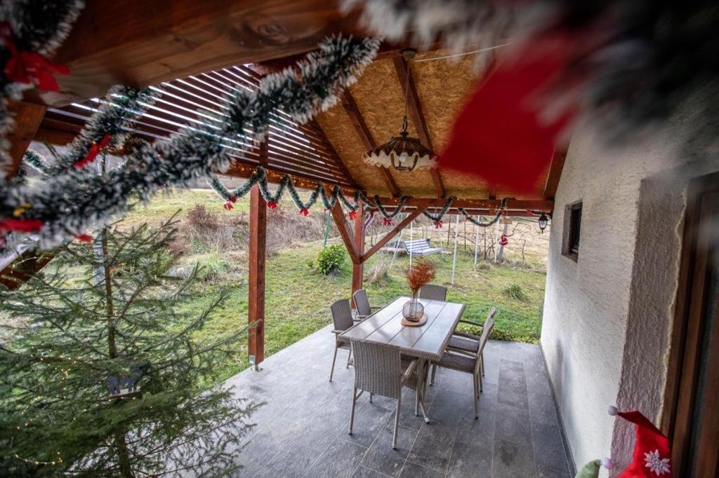 Holiday House On The Riverside Ogulin Exteriör bild